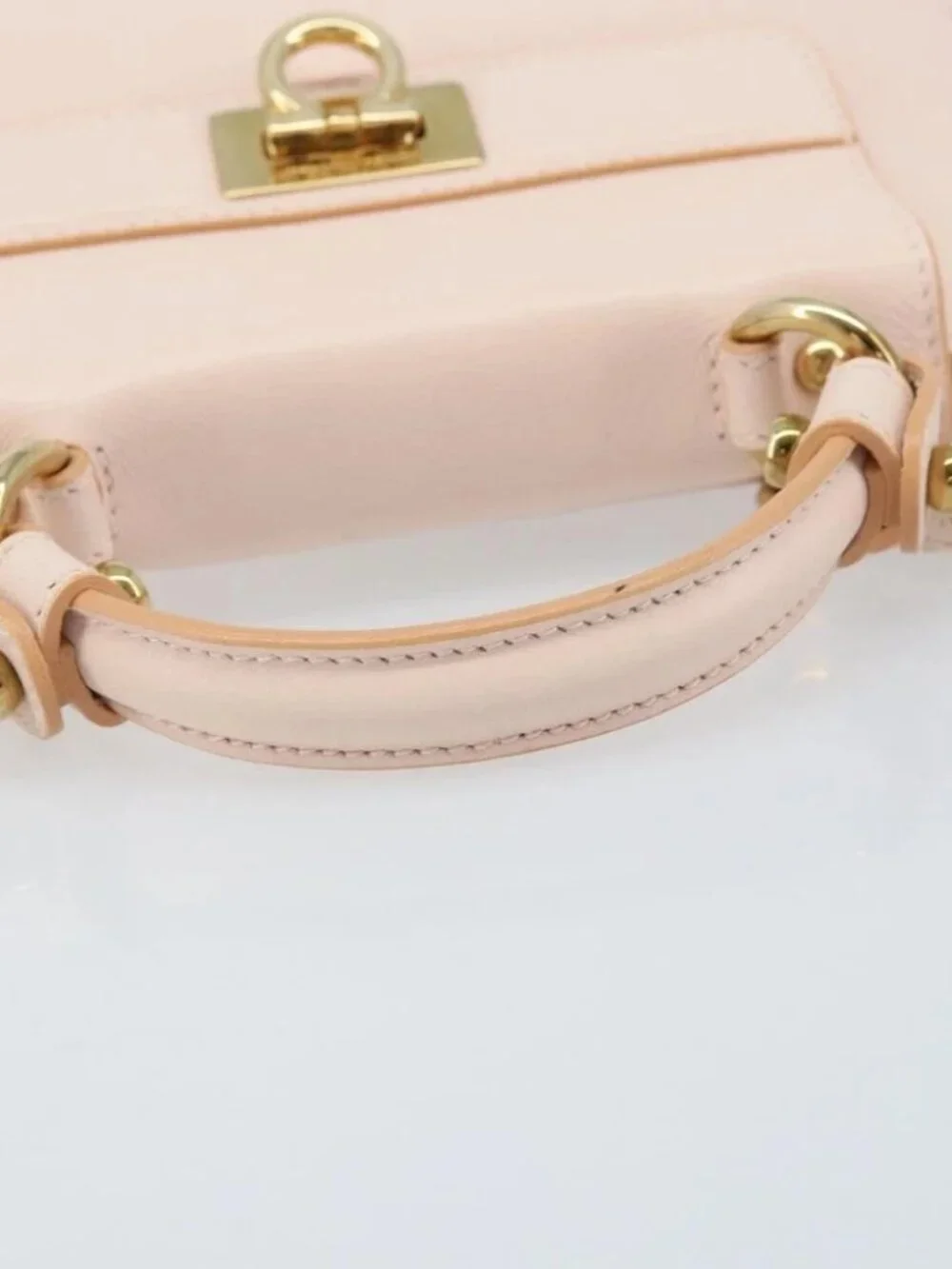 Salvatore Ferragamo Gancini Hand Bag Leather 2way Pink Gold Auth AMZ564A